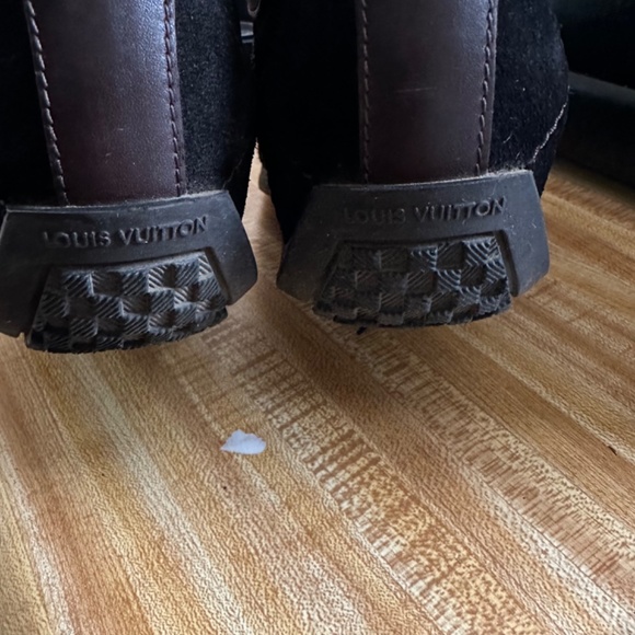 Louis Vuitton authentic sneakers size  36-6 - Picture 3 of 16